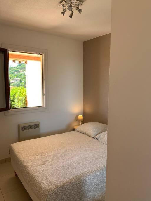 카발레르쉬르메르 Terrasse De 30M2 Vue Mer Panoramique 1 Chambre 아파트 외부 사진