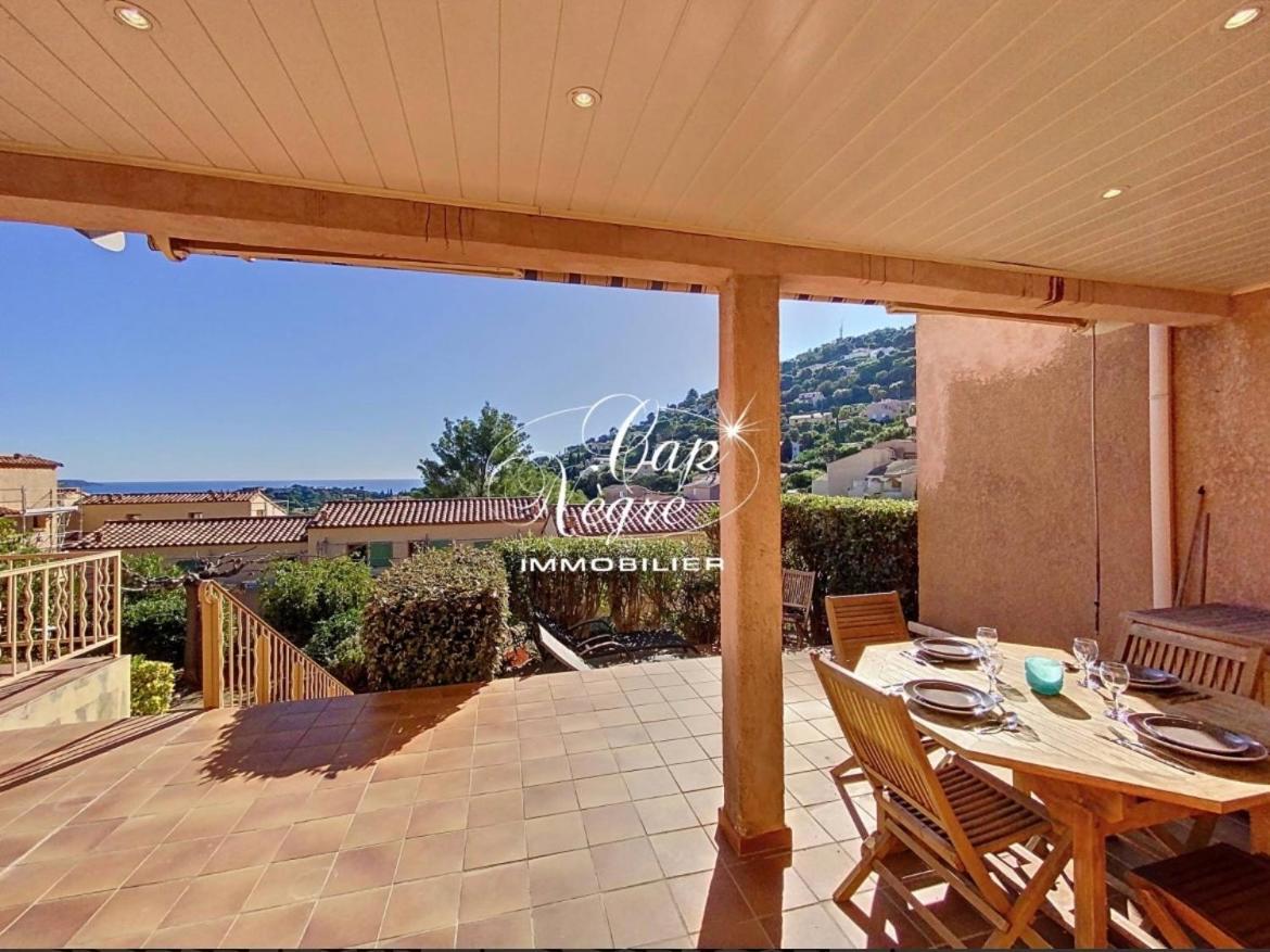 카발레르쉬르메르 Terrasse De 30M2 Vue Mer Panoramique 1 Chambre 아파트 외부 사진